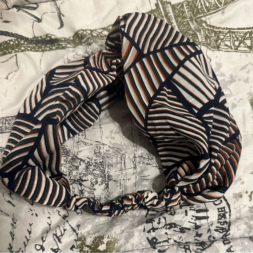 Hair accessories - Picture 4 of 14